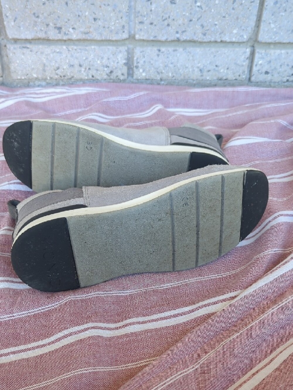 Vionic CeCe Slip-On Suede Chelsea Pull On- Taupe - Picture 4 of 7